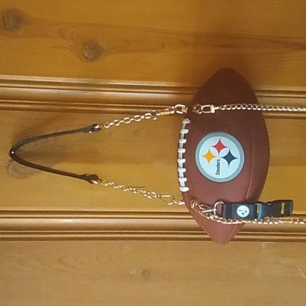 LIMITED EDITION HANDMADE Football Purse (PITTSBURGH STEELERS) 🏈 - Picture 8 of 12